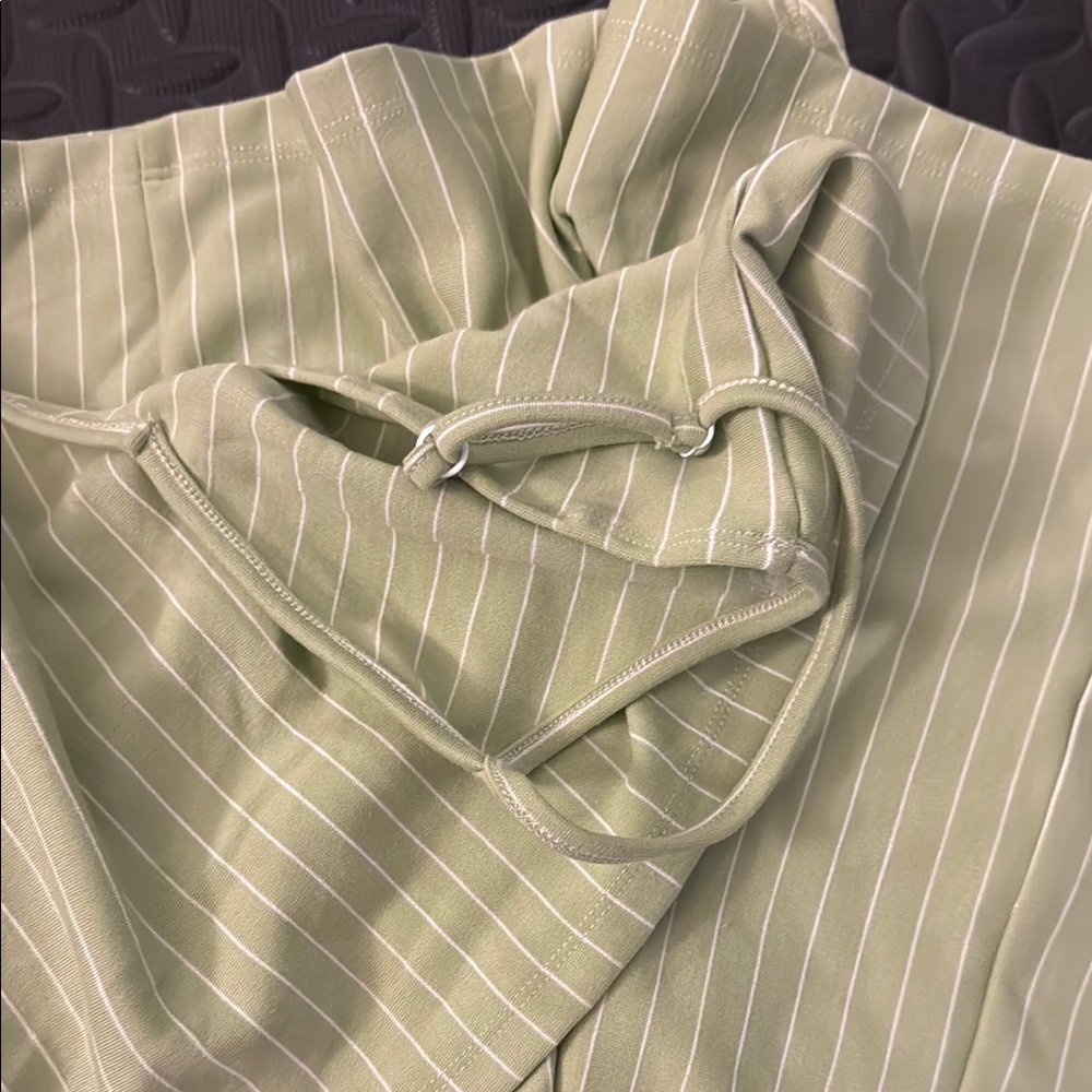 Popular Basics Green Striped Set - Picture 6 of 7
